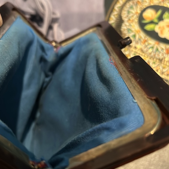 Vintage Tapestry kiss lock Pouch/case - Picture 9 of 14